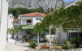 Apartments Zdravko - 150 M From Sandy Beach
