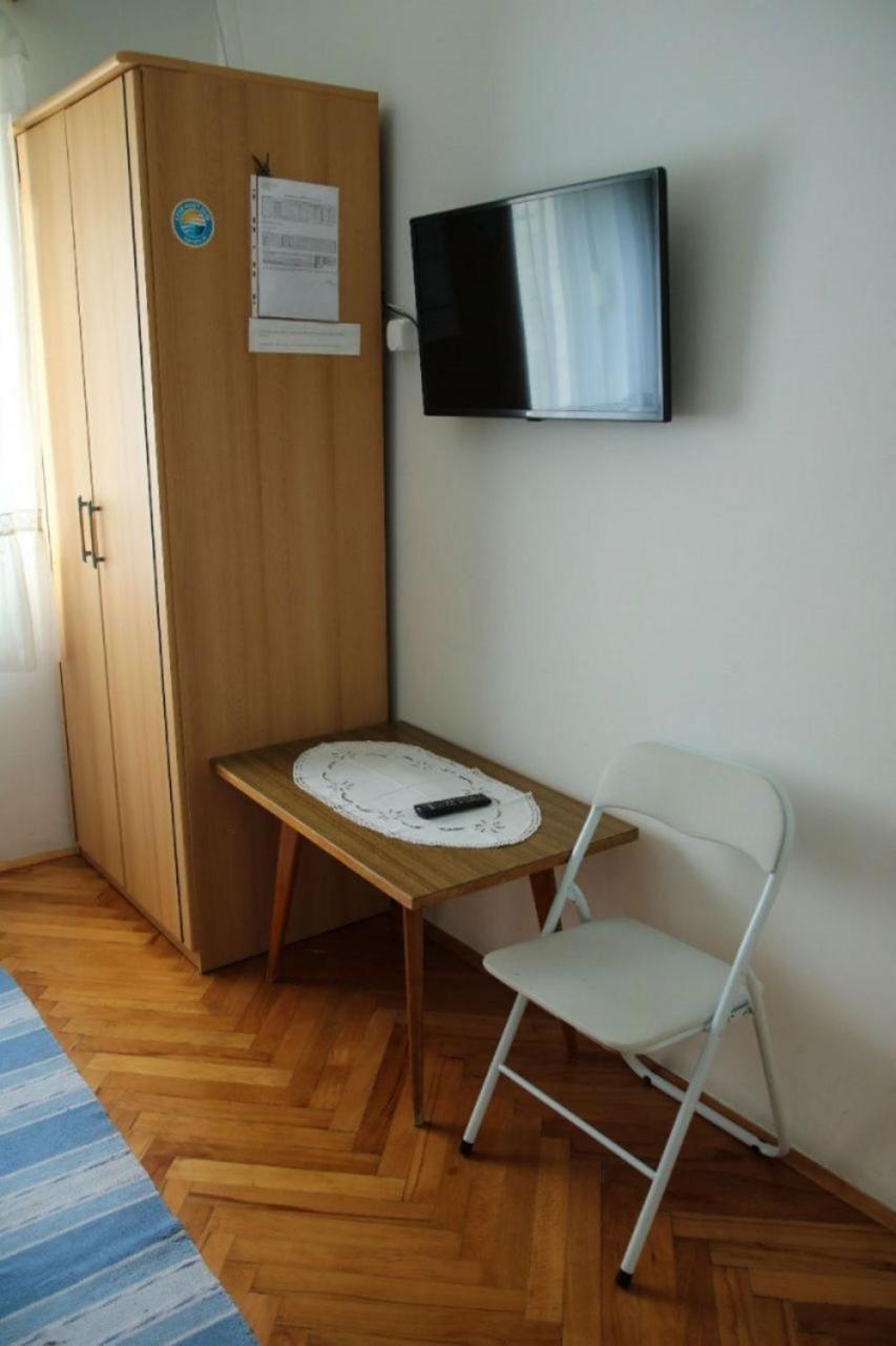 Apartments Zdravko - 150 M From Sandy Beach Duće Kültér fotó