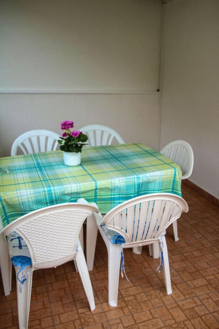 Apartments Zdravko - 150 M From Sandy Beach Duće Kültér fotó