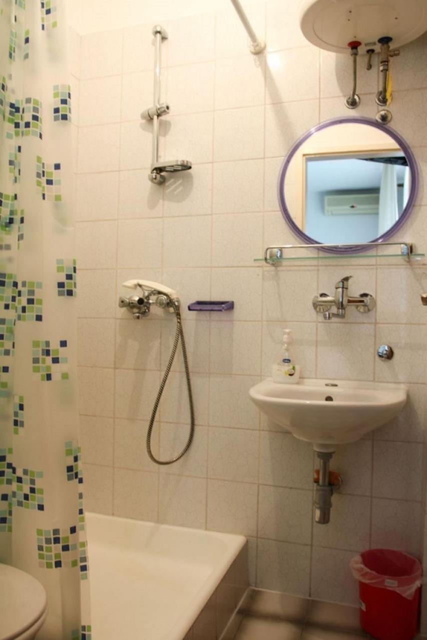Apartments Zdravko - 150 M From Sandy Beach Duće Kültér fotó