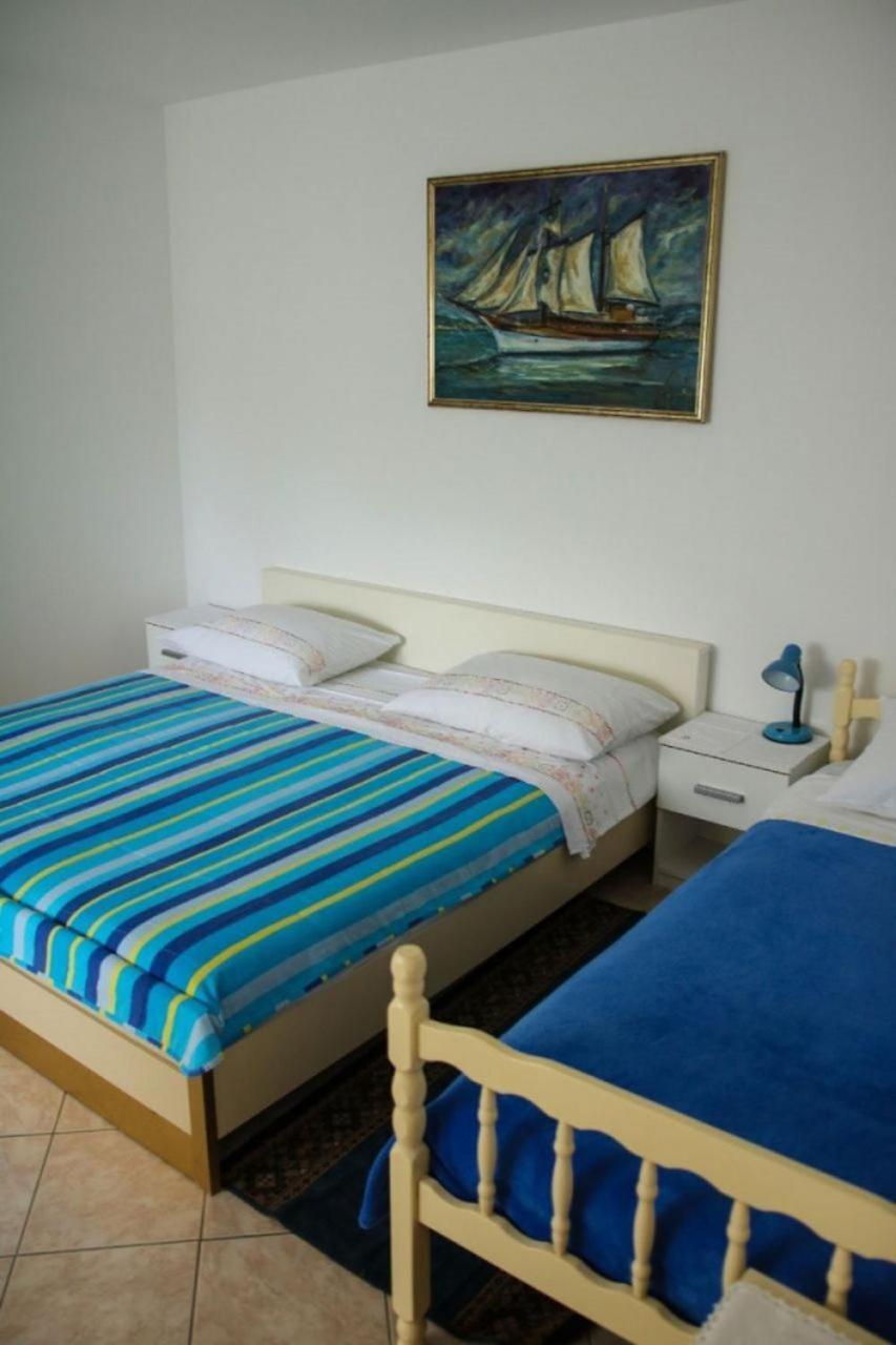 Apartments Zdravko - 150 M From Sandy Beach Duće Kültér fotó